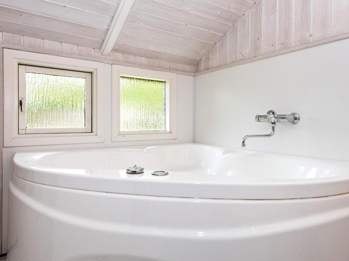5 Person Holiday Home In B Rkop Egeskov  Buitenkant foto